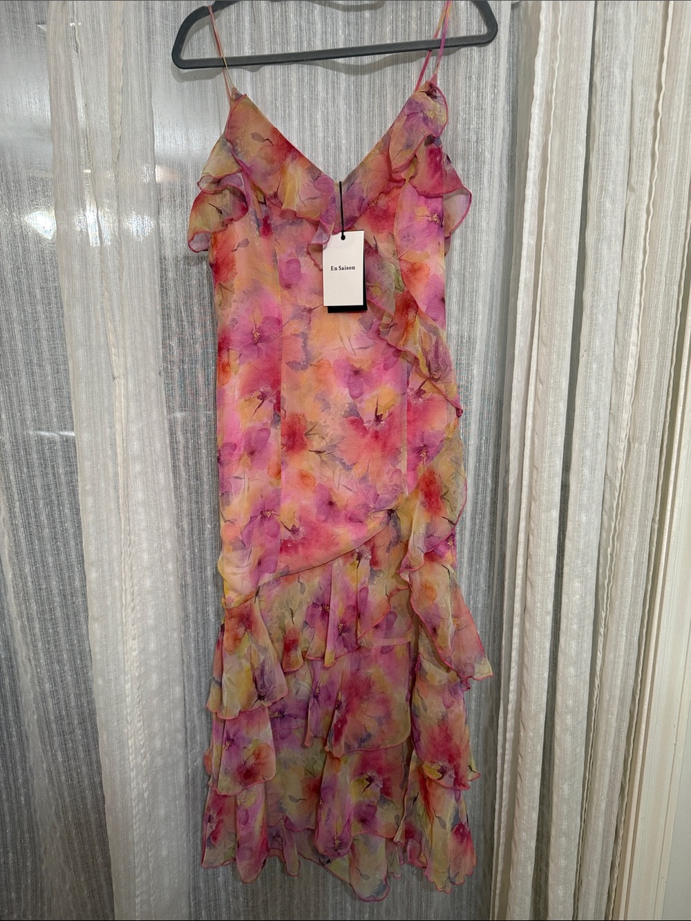 EN SAISON Amari Ruffle Chiffon Maxi Dress NWT - Picture 5 of 5